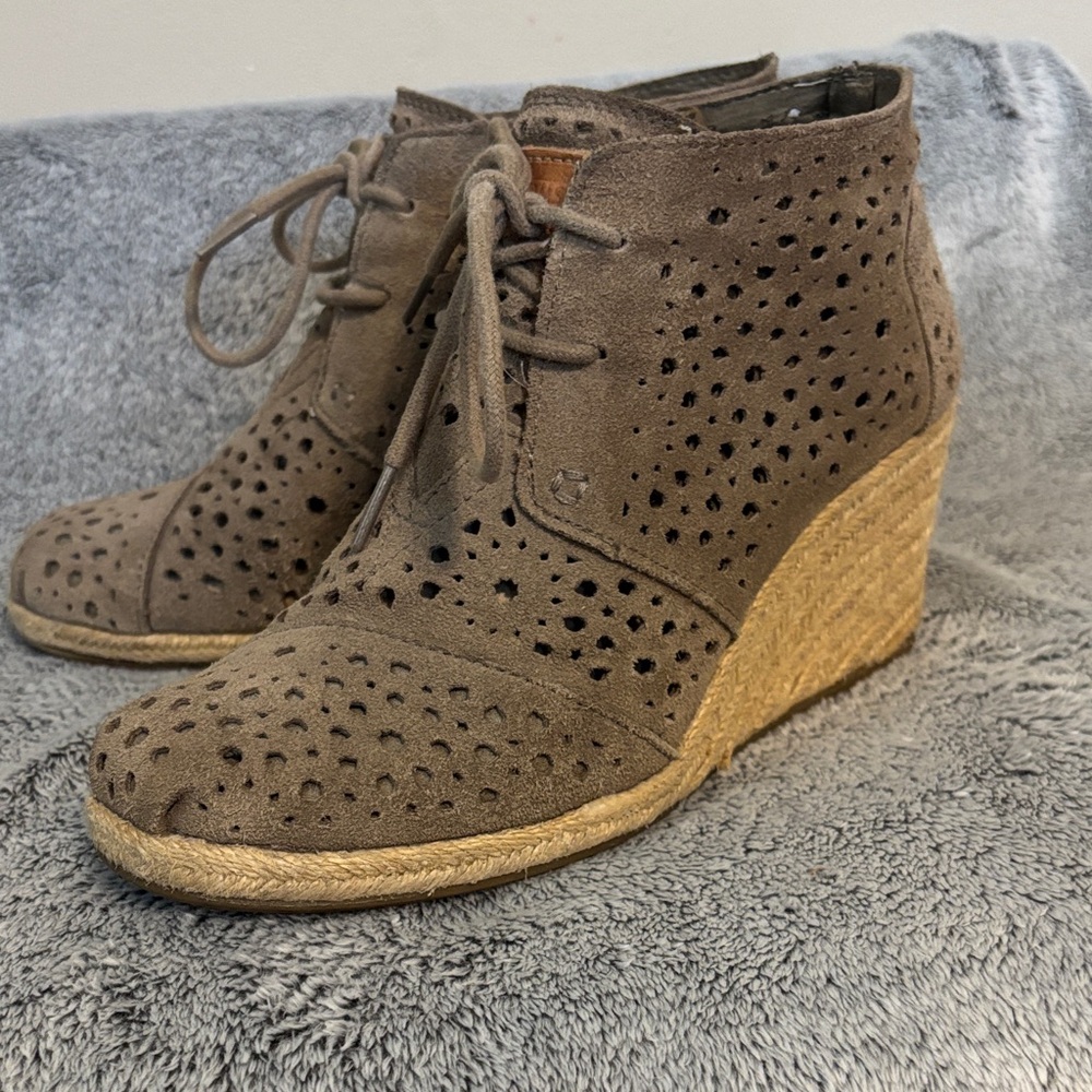 TOMS Desert Suede Leather Laser Cut Espadrille Wedge Booties.